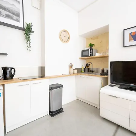 Wehost - Magnifique Appt Centre Historique Terrasse & Clim Apartman