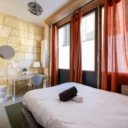 Wehost - Magnifique Appt Centre Historique Terrasse & Clim アパート *